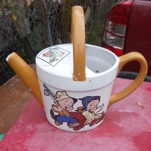 Looney tunes water pot